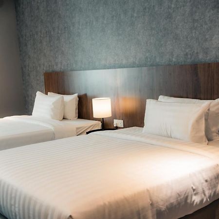 เลอเวนิว โฮเทล Hotel บางี ภายนอก รูปภาพ