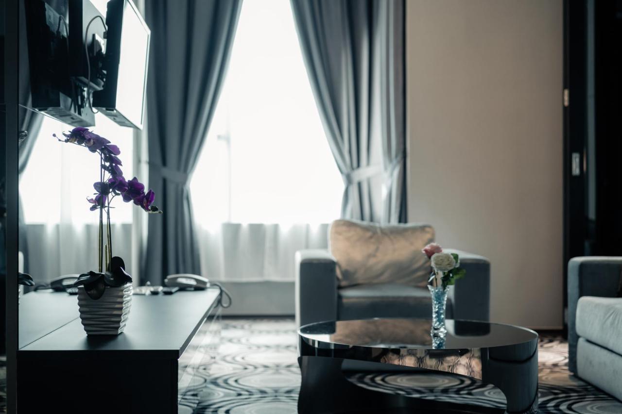 เลอเวนิว โฮเทล Hotel บางี ภายนอก รูปภาพ